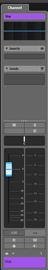 Канал микшера Cubase с регулятором громкости и вставками